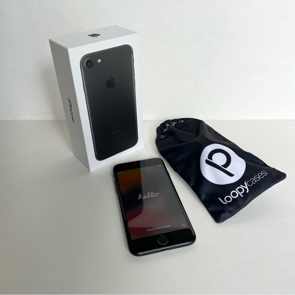 iPhone 7 Unlocked 128 GB - Picture 1 of 12